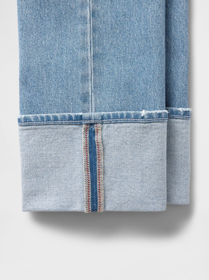 High Rise Twisted-Seam '90s Slim Straight Jeans - Cuffed light indigo