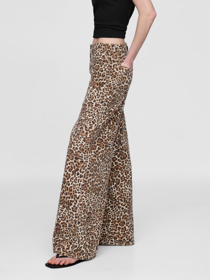 Mid Rise UltraSoft Baggy Jeans - Leopard brown