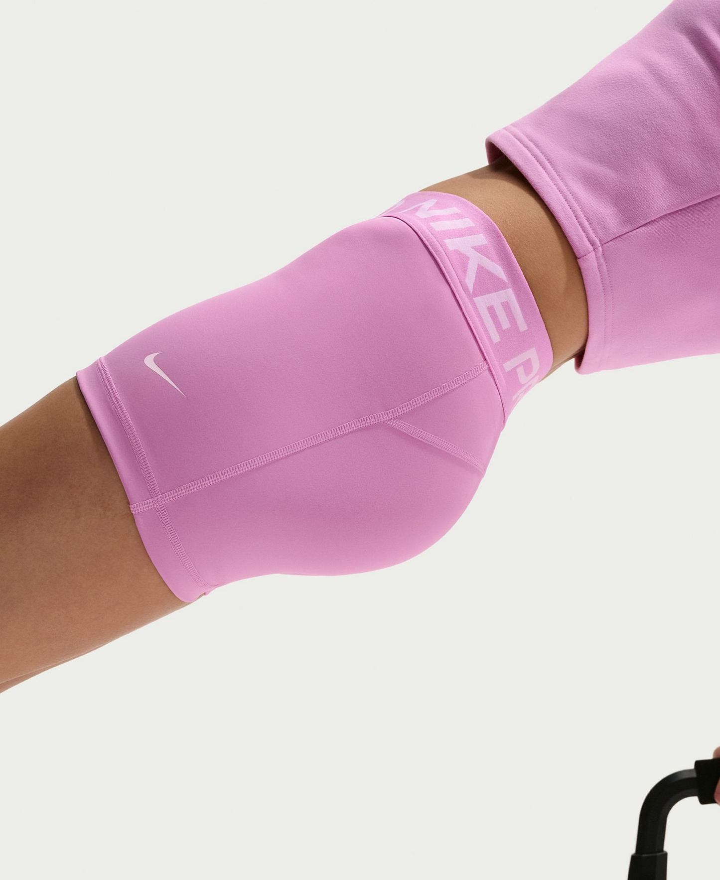 Nike Women's Mid-Rise Biker Shorts - Lt Magenta/white