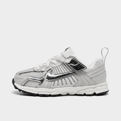 Infant and Kids' Toddler Nithtke Vomero 5 Stretch Lace Casual Shoes - Photon Dust/Chrome/Gridiron/Sail - Left shoe facing left. Outside of the shoe.