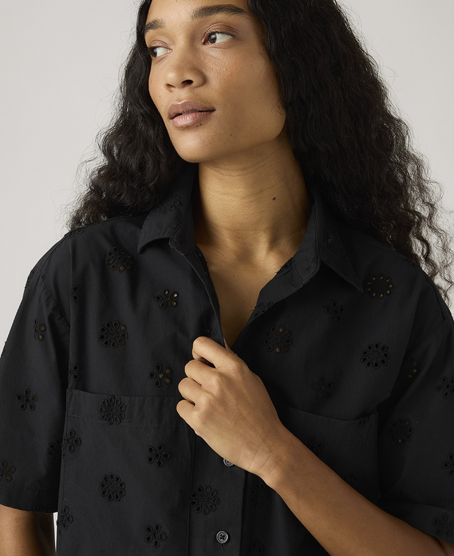 Levi's Premium Women's Novelty Harlie Short-Sleeve Cotton Cropped Shirt - Anthracite Night