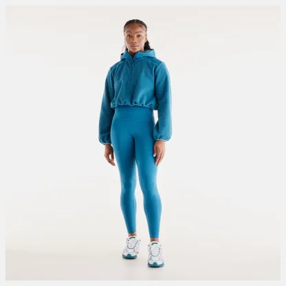 Isio-Maya is wearing size S and is 5'8"/172.72cm. Chest: 34"/86.36cm, Waist: 27.5"/69.85cm, Hips: 39"/99.06cm