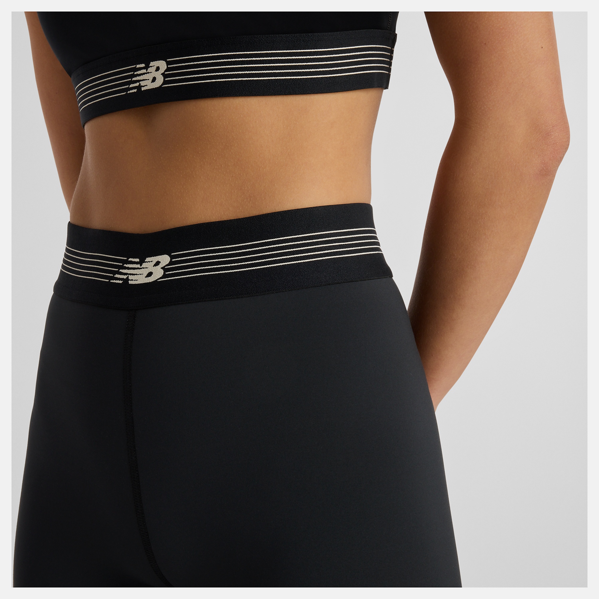 New Balance AC Train Fitted Short 5", WB61E4GEBK