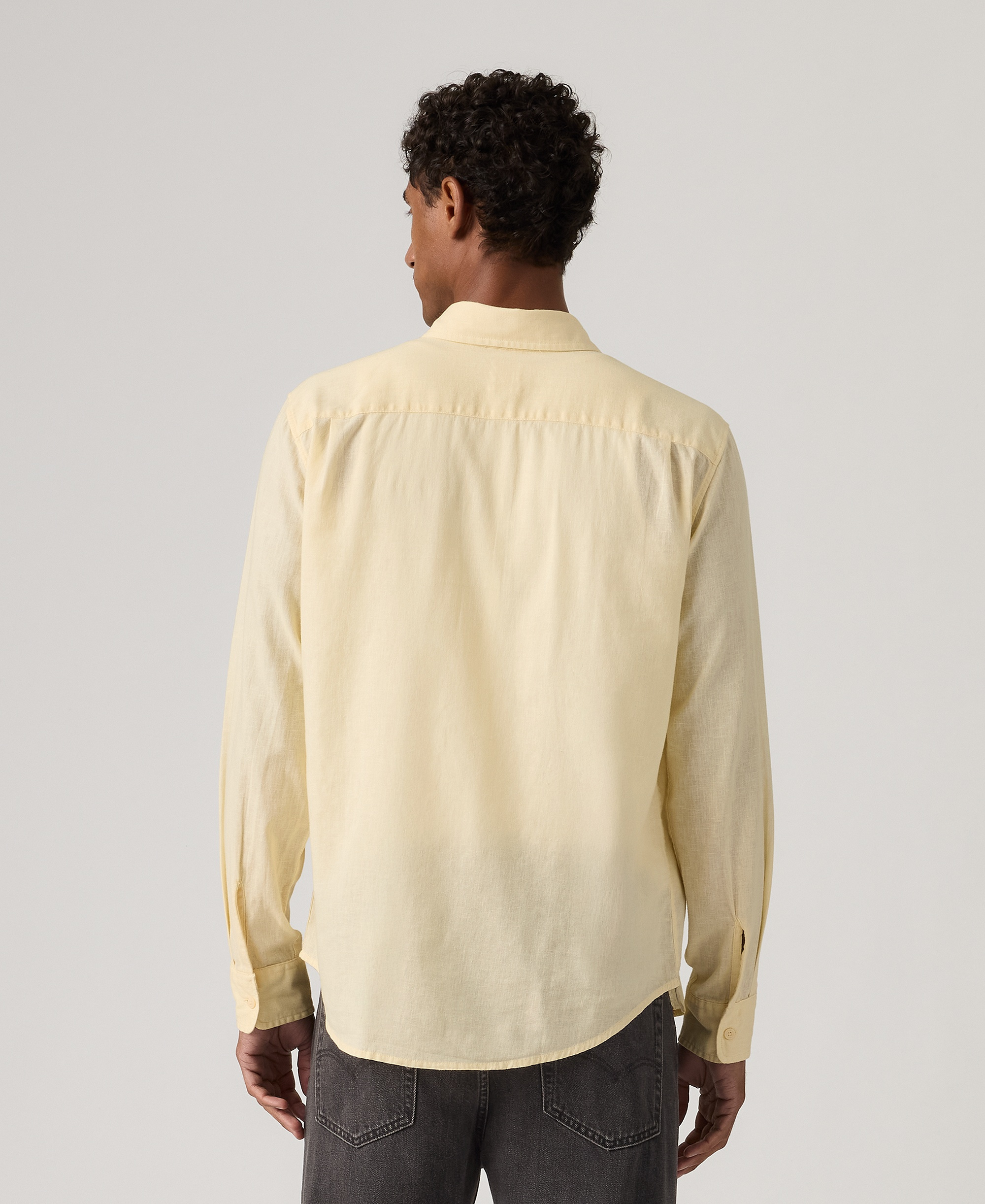 Levi's Men's Classic Pocket Regular-Fit Long-Sleeve Shirt - Rutabaga