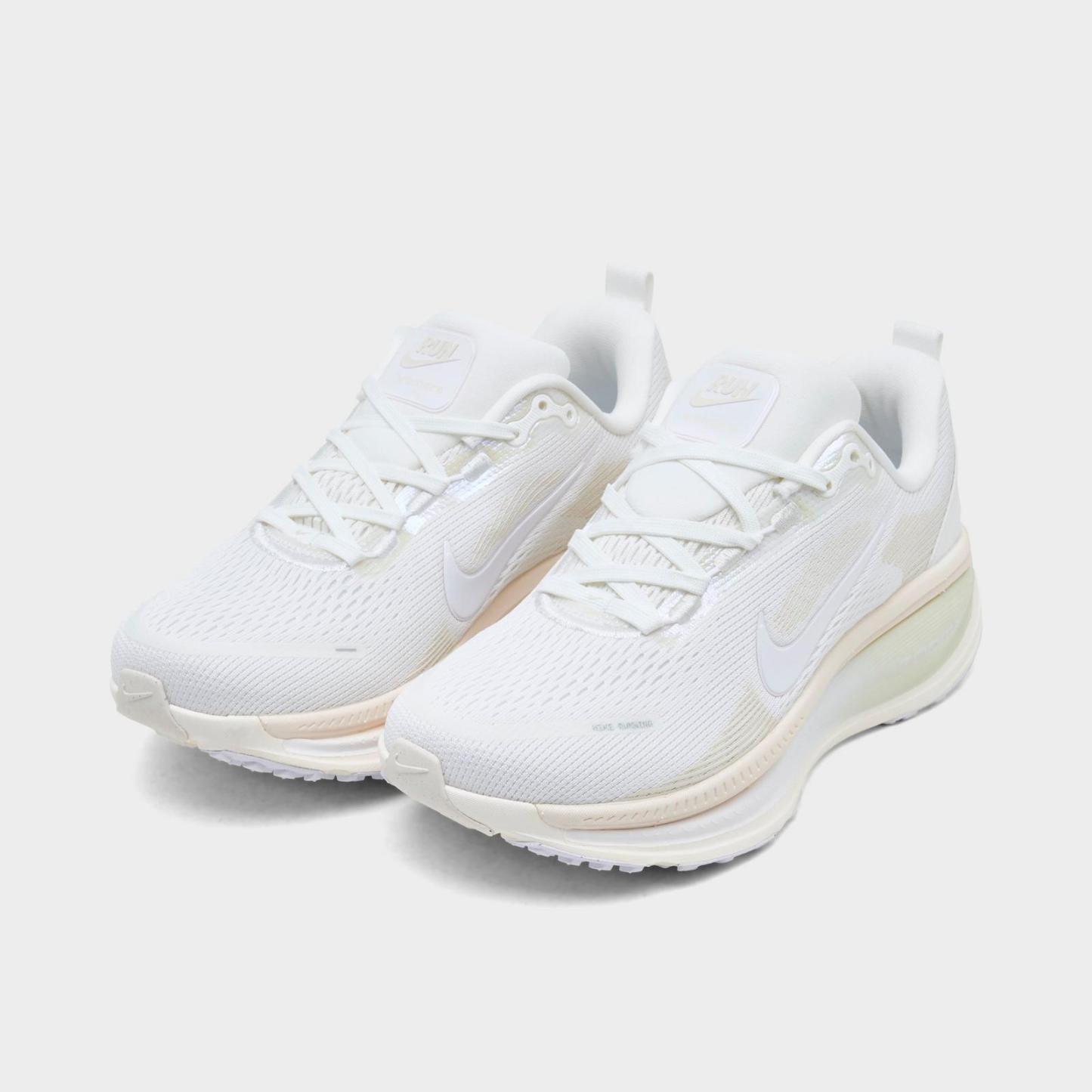 Women's Nike Vomero 18 SE Running Shoes - Summit White/White/Chalk/Seaglass