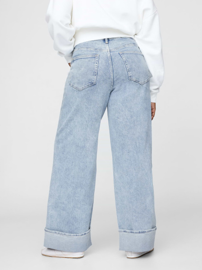 High Rise Stride Cuffed Wide-Leg Jeans - Washed light indigo