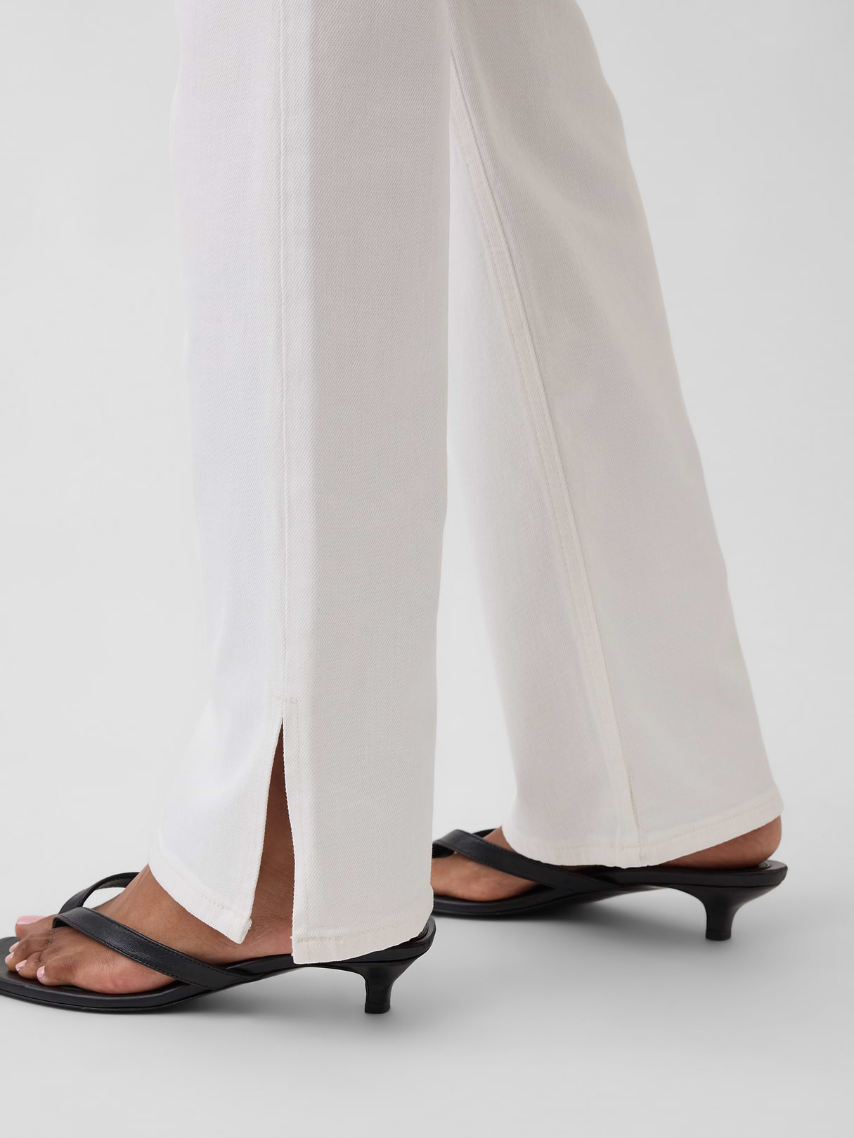 Mid Rise Relaxed Straight Jeans - Fresh white