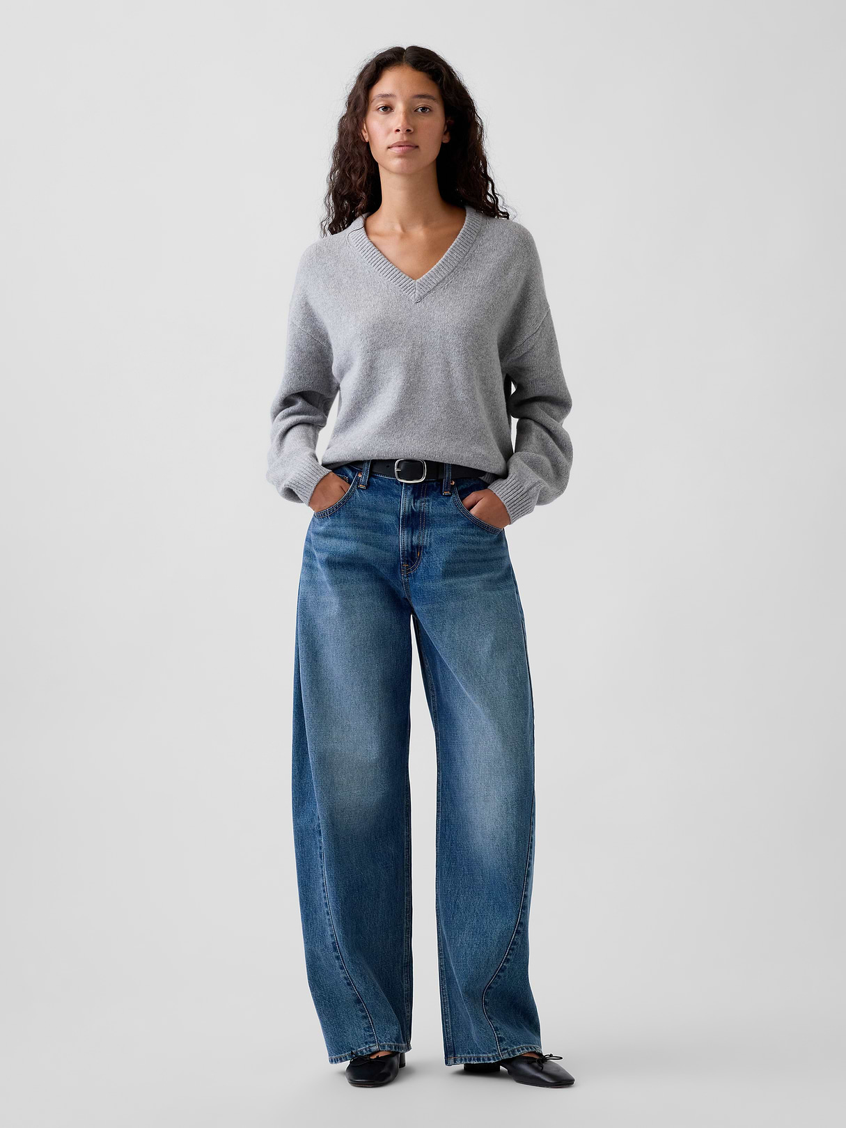 CashSoft Oversized V-Neck Sweater - Charcoal grey