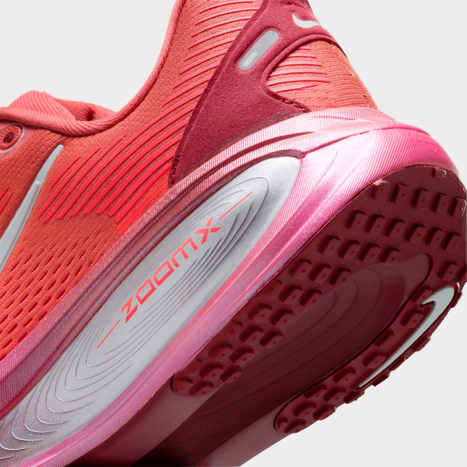 Women's Nike Vomero 18 SE Running Shoes - Light Redwood/Bright Crimson/Atomic Pink/Barely Green
