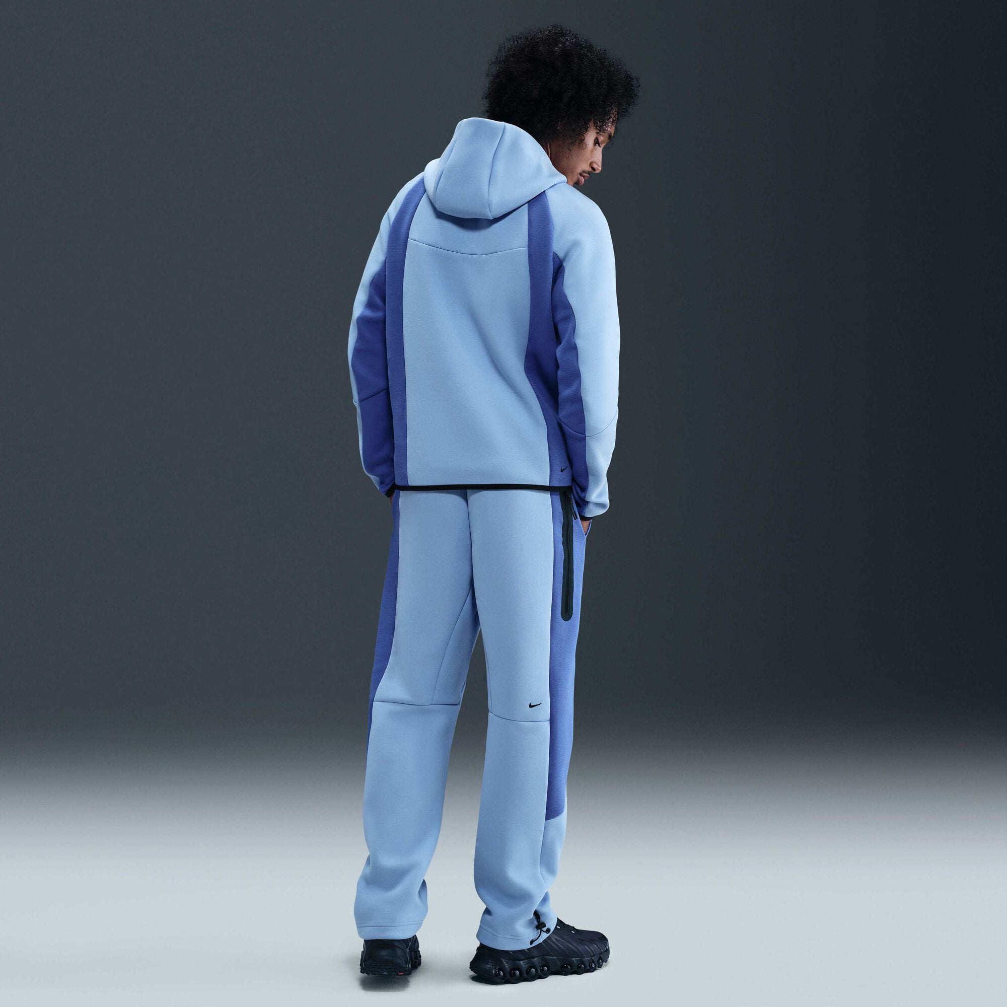 Nike Tech Men's Colour-Block Open-Hem Fleece Trousers - Aluminium/Comet Blue/Black