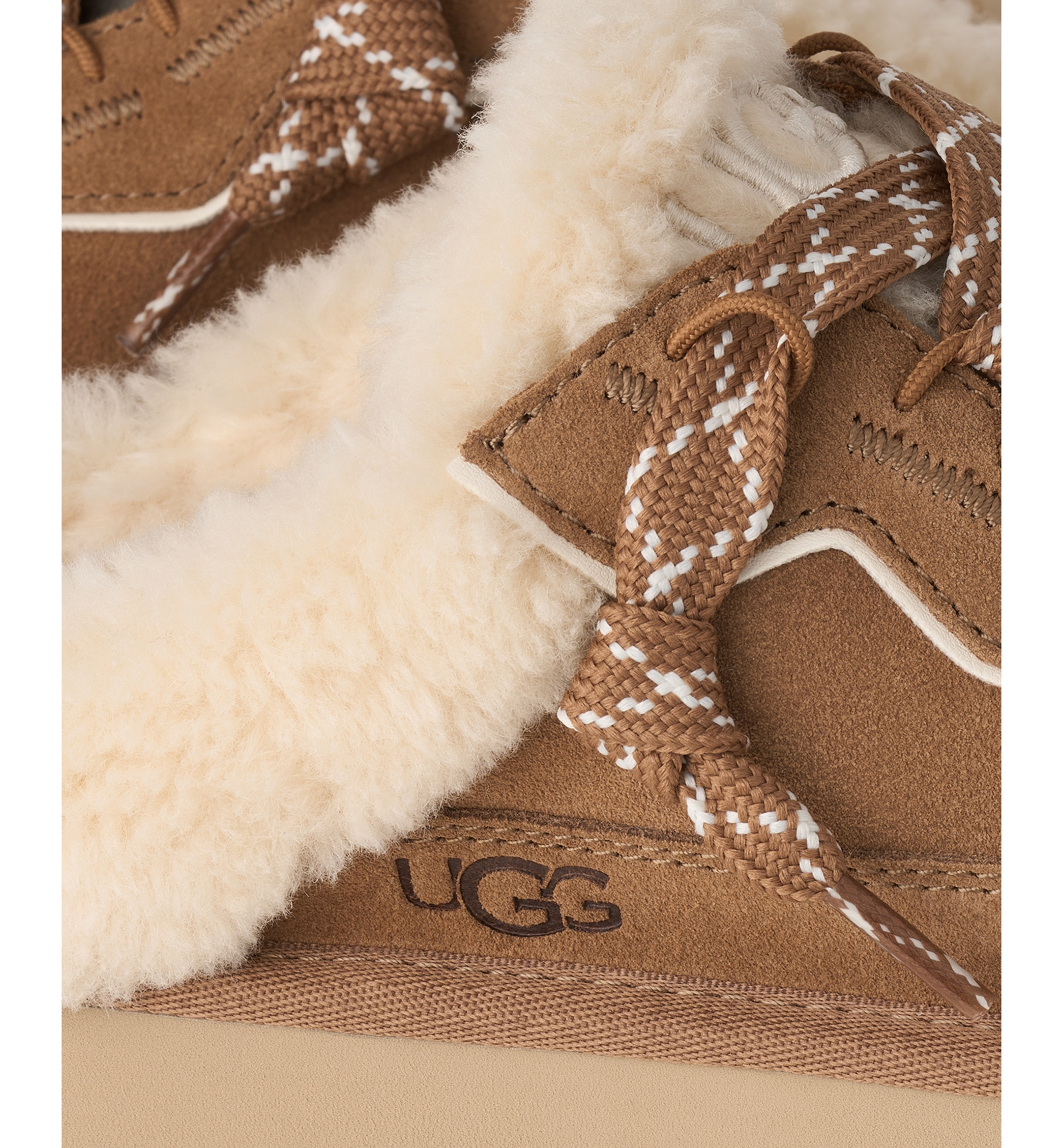 UGG® Women's Lowmel Round Toe Mule Clogs - Chestnut