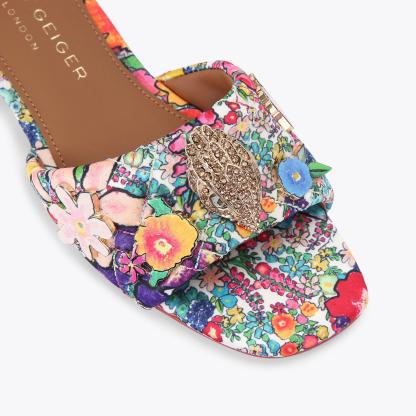 Kurt Geiger London Kensington Flat Sandal - White - view 5