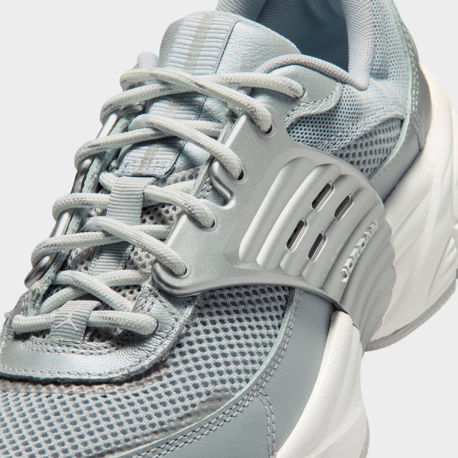 Women's Jordan Trunner O/S Casual Shoes - Swan/Wolf Grey/Reflect Silver/Summit White - view 3