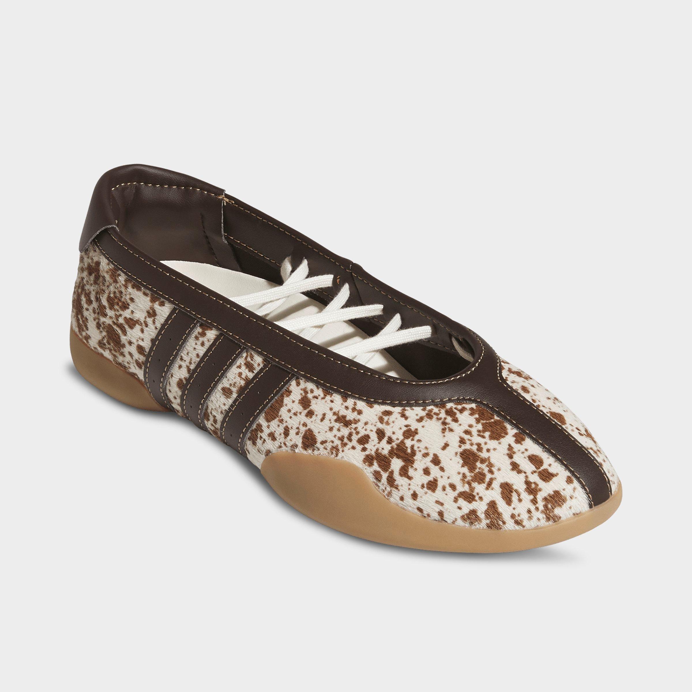 Women's adidas Originals Taekwondo Mei Ballet Casual Shoes - Off White/Dark Brown/Gum - Both shoes facing left