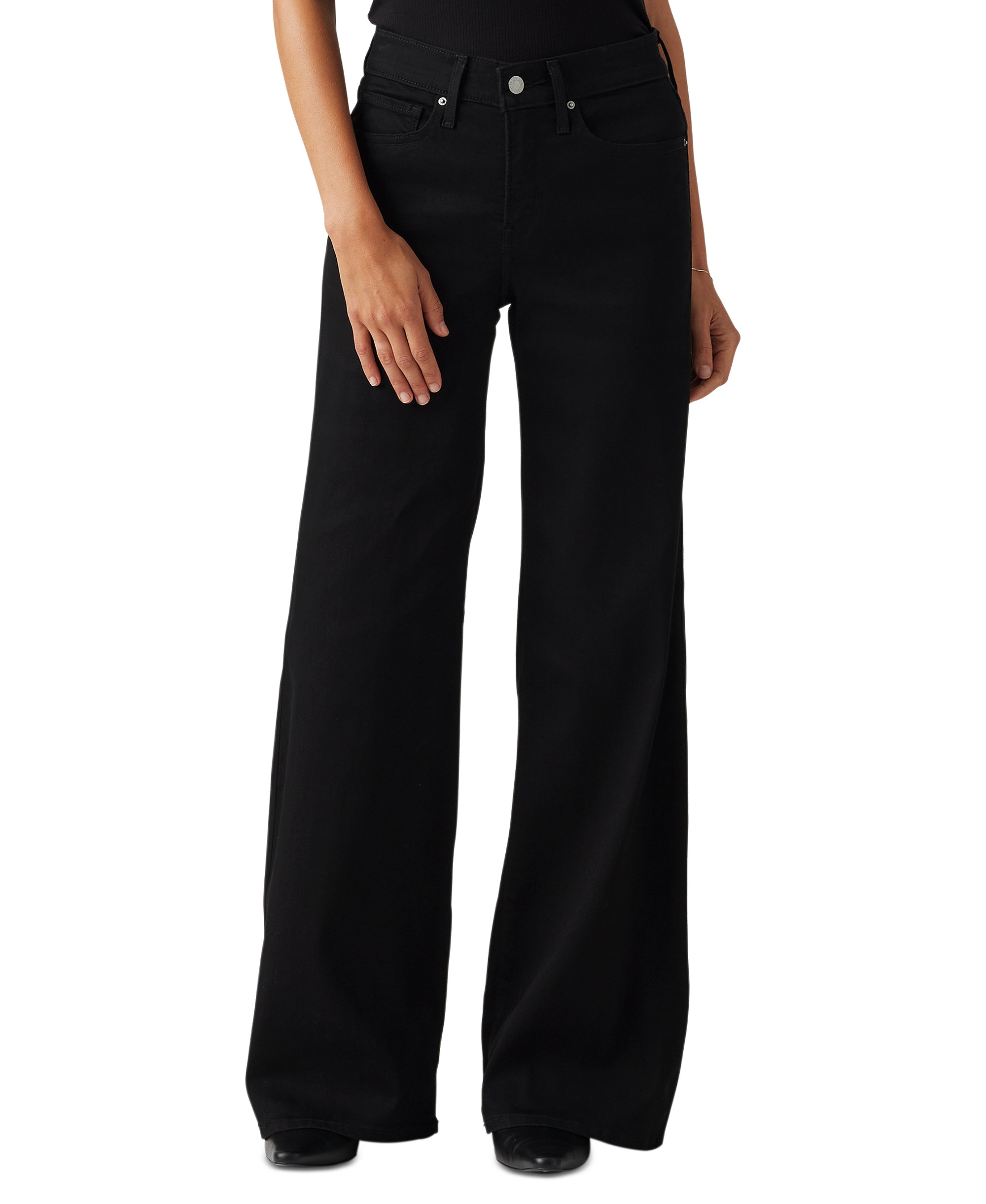 Levi's Women's 318 Shaping Stellar-Stretch Wide-Leg Jeans in short length - Soft Black