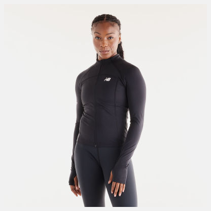 Isio-Maya is wearing size S and is 5'8"/172.72cm. Chest: 34"/86.36cm, Waist: 27.5"/69.85cm, Hips: 39"/99.06cm