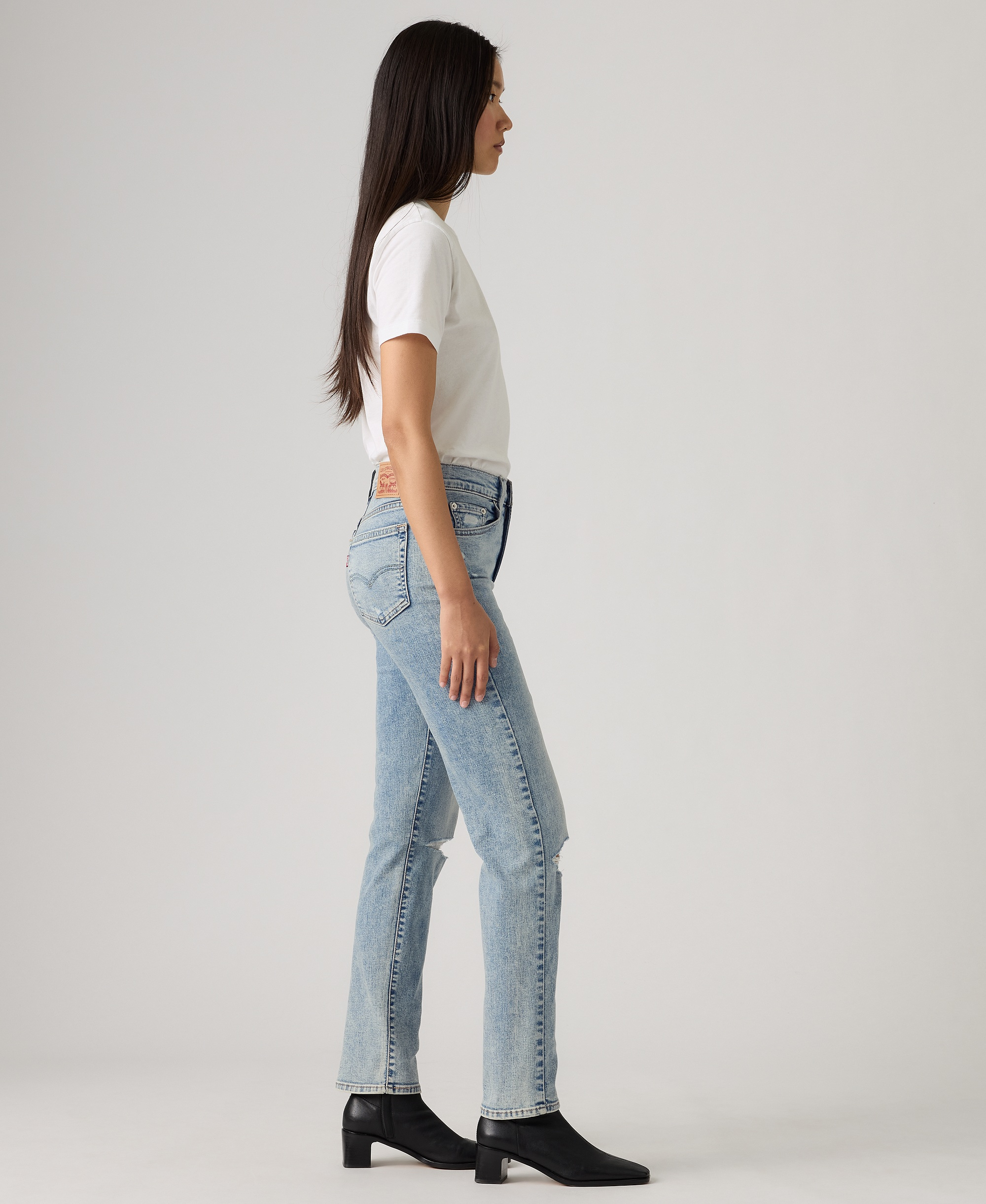 Levi's Women's 724 Straight-Leg Jeans - Know The Difference