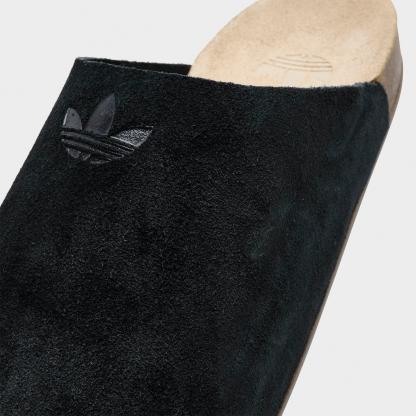 Men's adidas Originals Adimule Slide Sandals - Core Black/Core Black/Gum - Detail shot