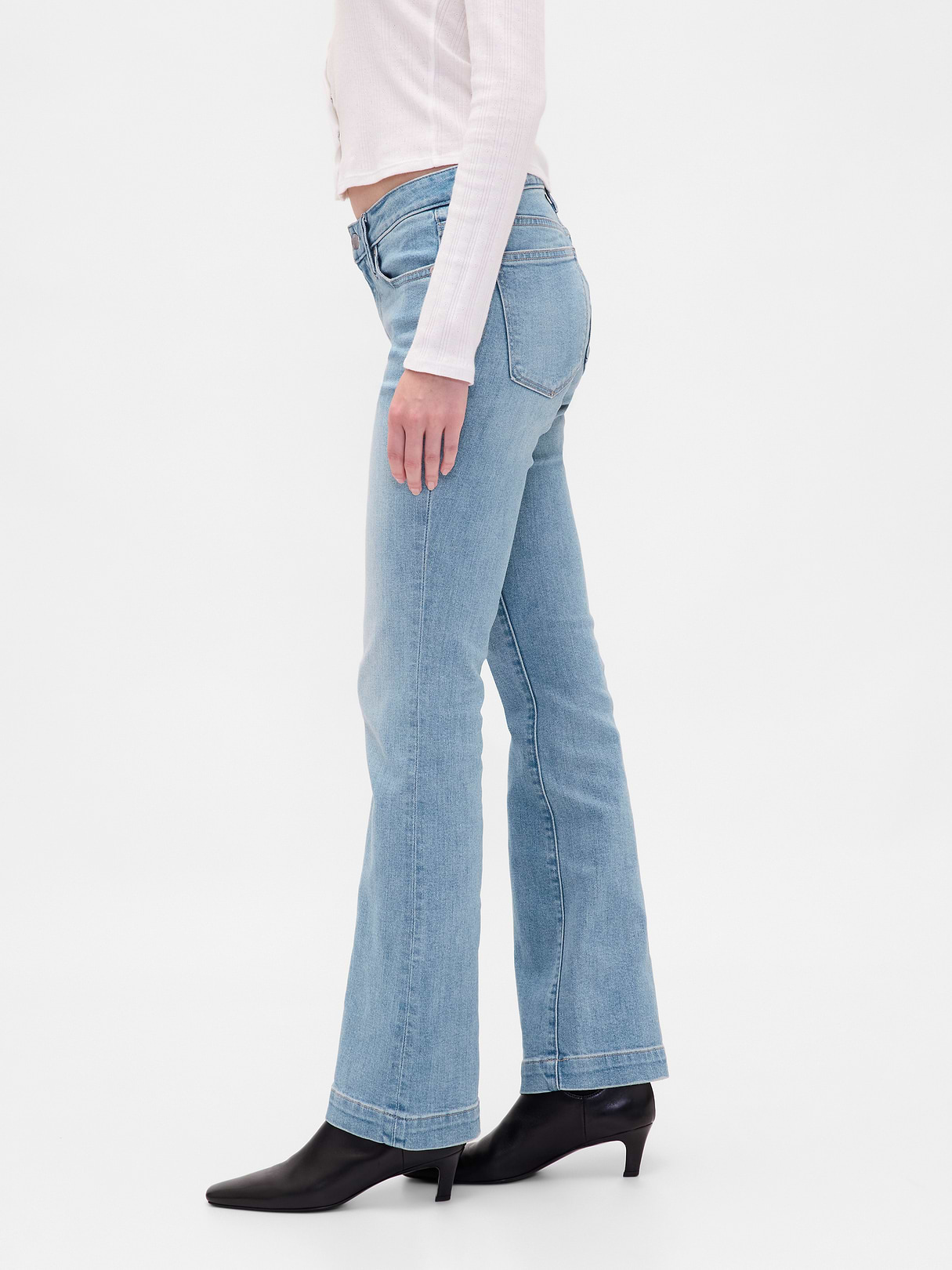 Low Rise Long & Lean Split-Hem Jeans - Light indigo