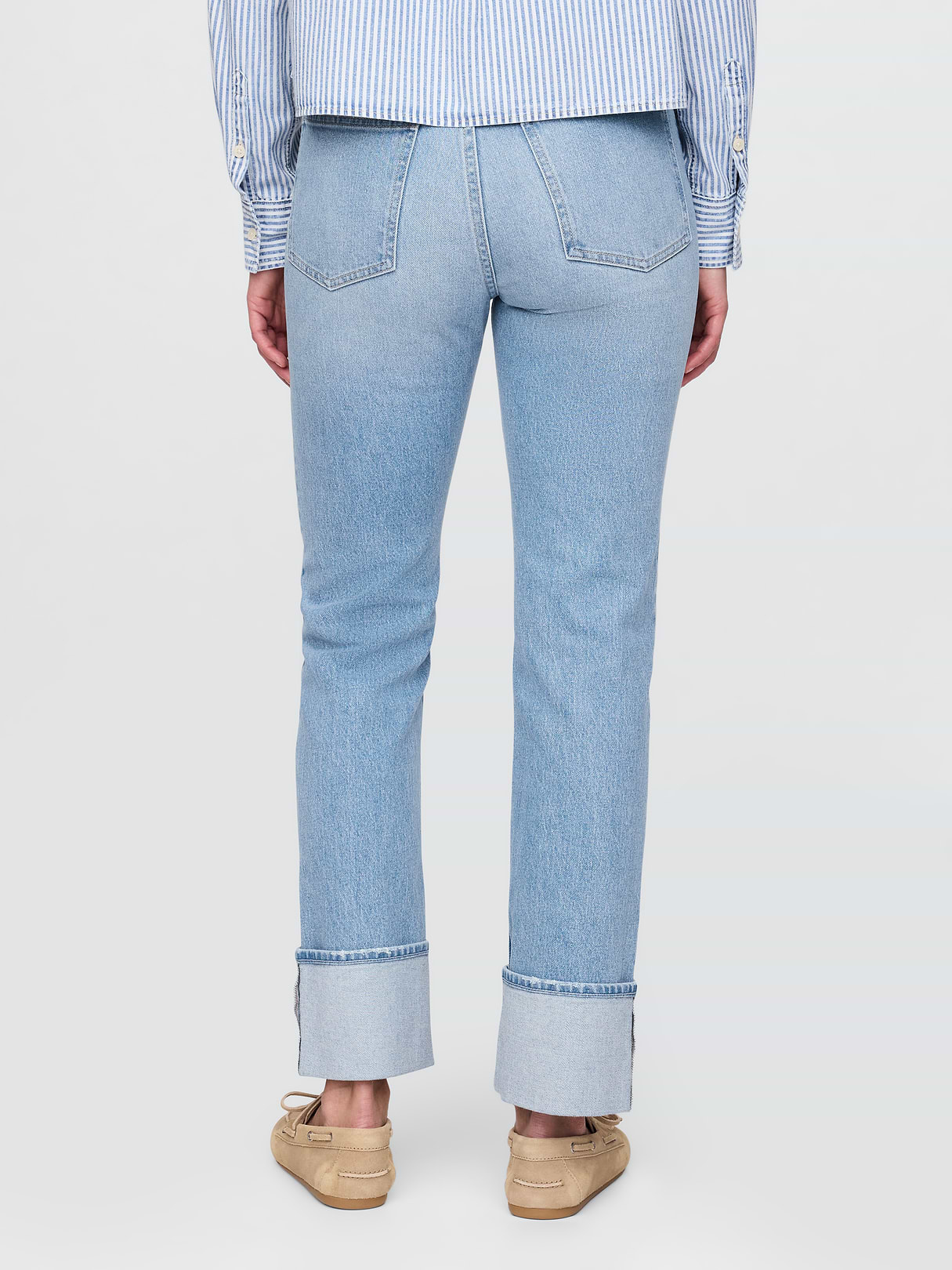 High Rise Twisted-Seam '90s Slim Straight Jeans - Cuffed light indigo