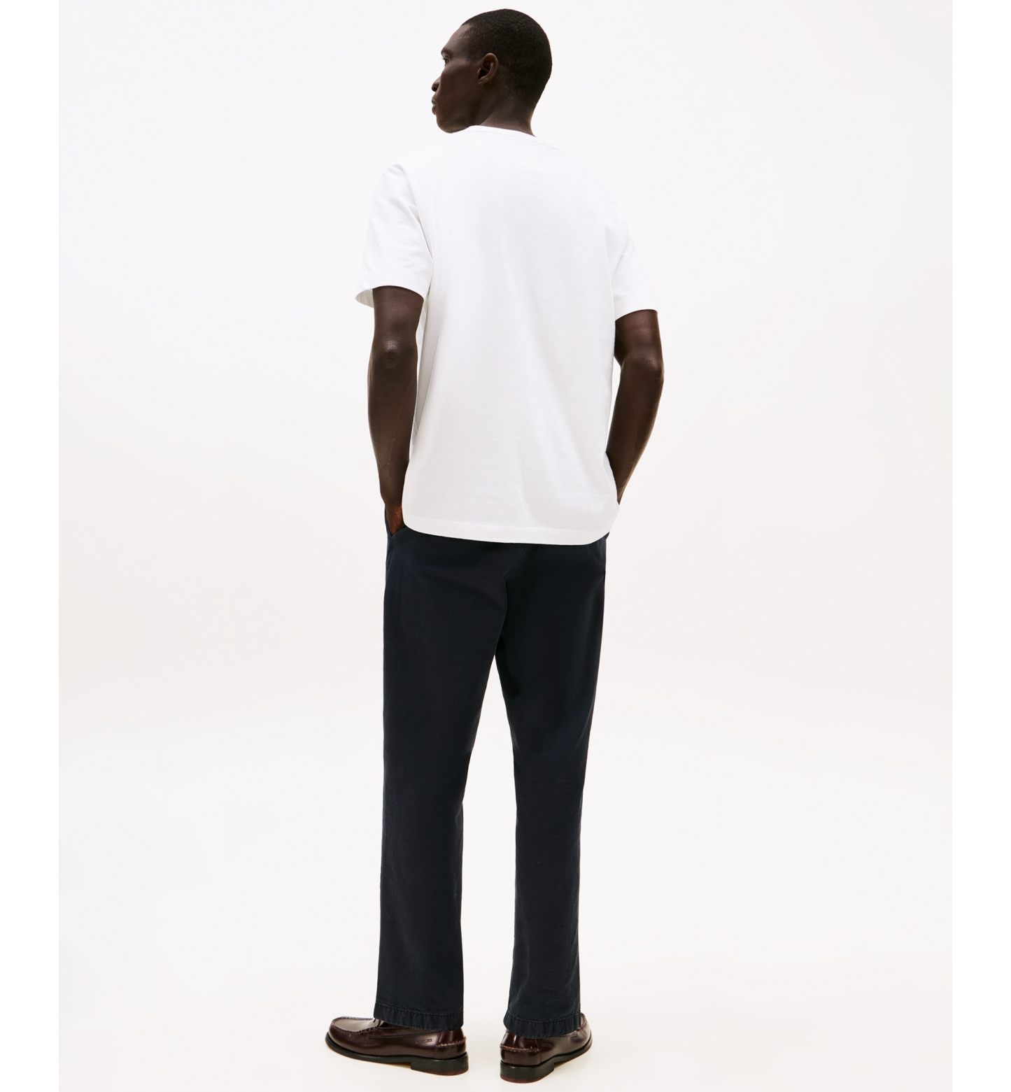 Tommy Hilfiger Men's Essential Cotton V-Neck Regular-Fit T-Shirt - White