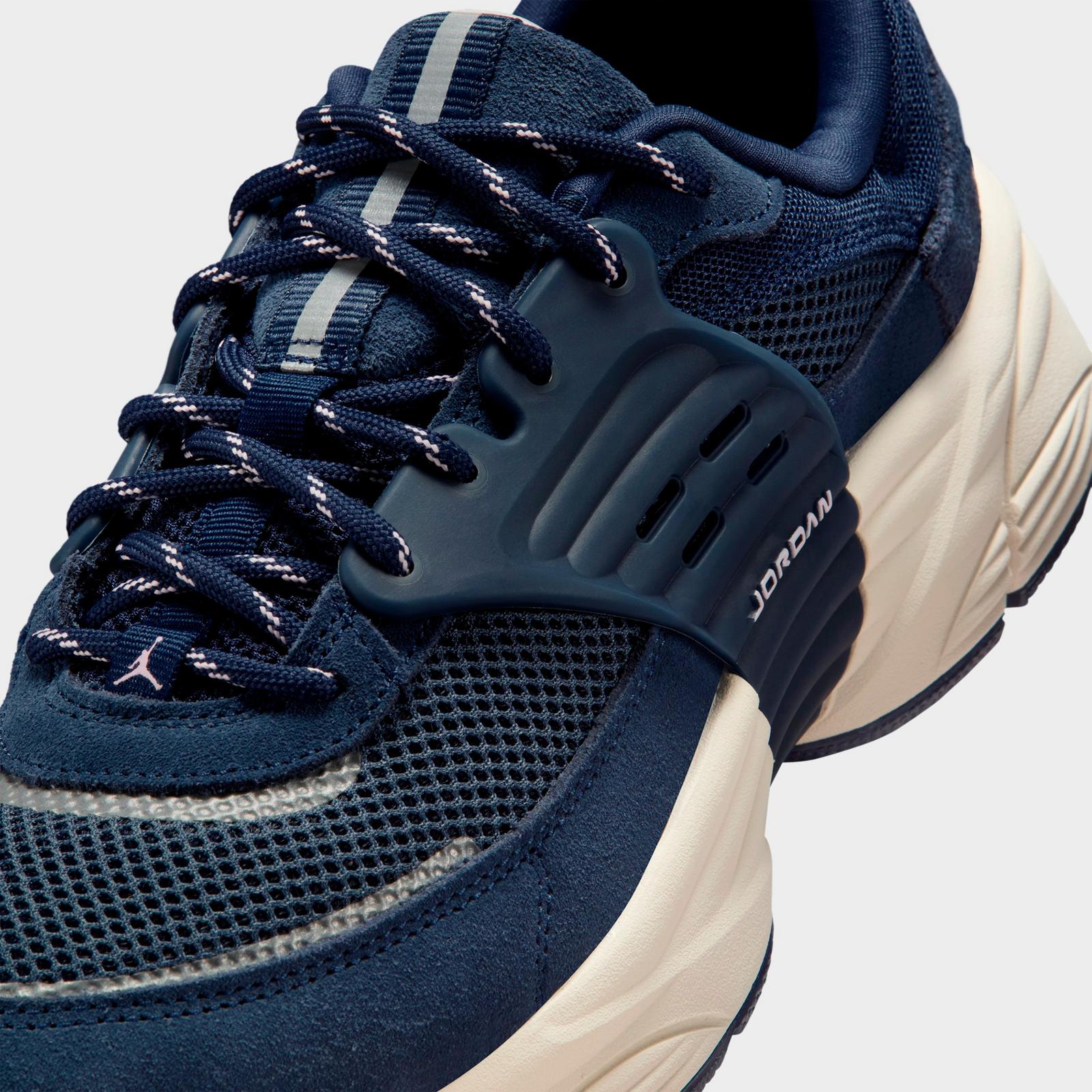 Men's Jordan Trunner O/S Casual Shoes - Midnight Navy/Thunder Blue/Light Orewood Brown/Pink Foam - view 3