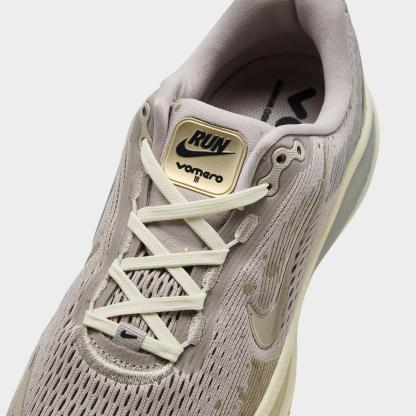 Big Kids' Nike Vomero 18 Running Shoes - Cream II/Coconut Milk/Light Smoke Grey/Metallic Gold Grain