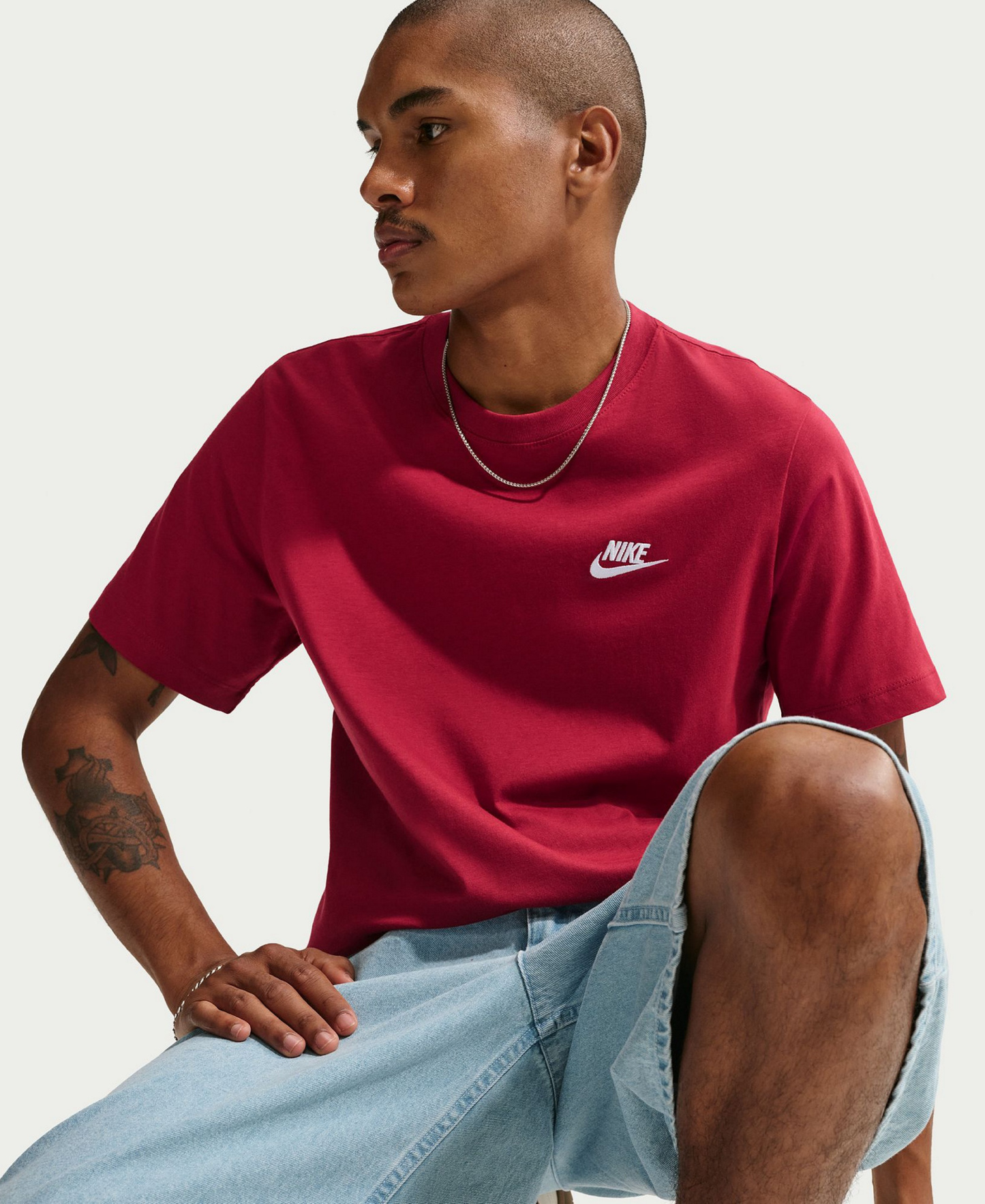 Nike Men's Sportswear Club Crewneck T-Shirt - Team Crimson