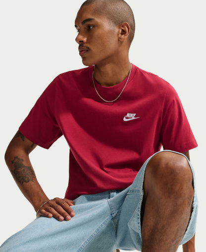 Nike Men's Sportswear Club Crewneck T-Shirt - Team Crimson