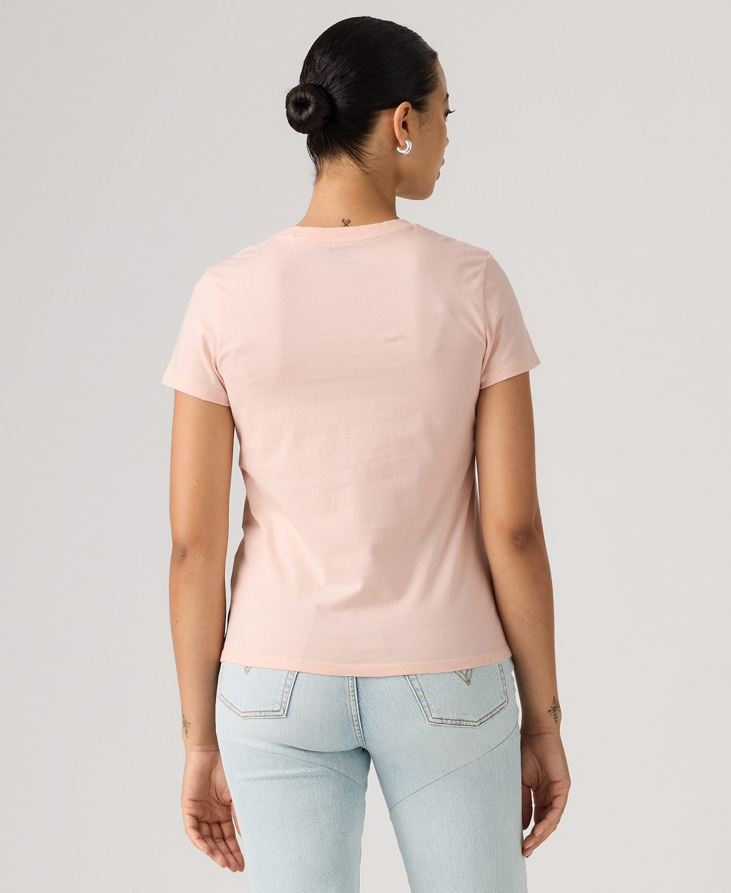 Levi's Women's Perfect Graphic Logo Cotton T-Shirt - Botanical Rose Serif Mangano Calcite