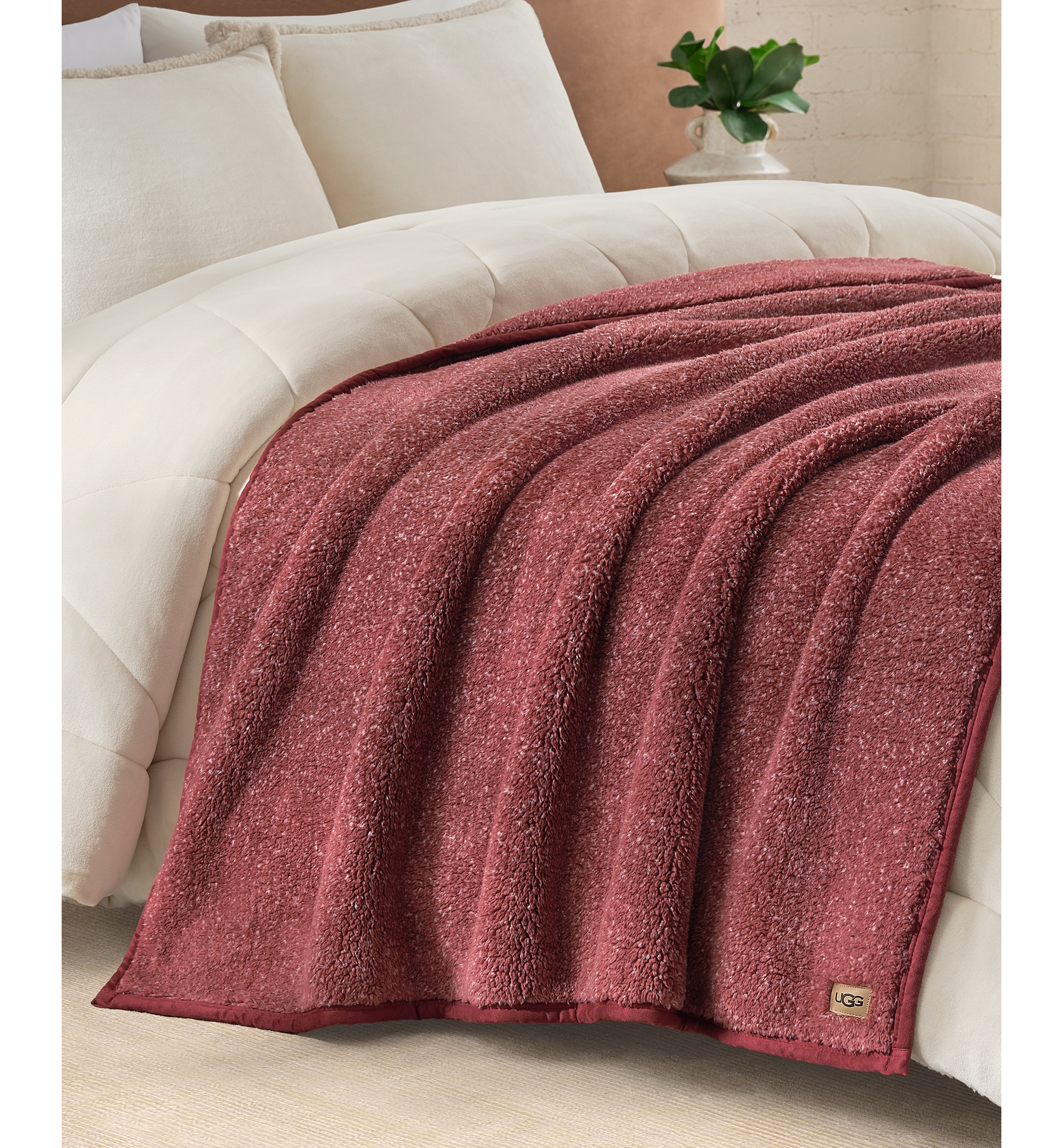 UGG® Classic UGGfluff Throw, 50" x 70" - Coffee Berry