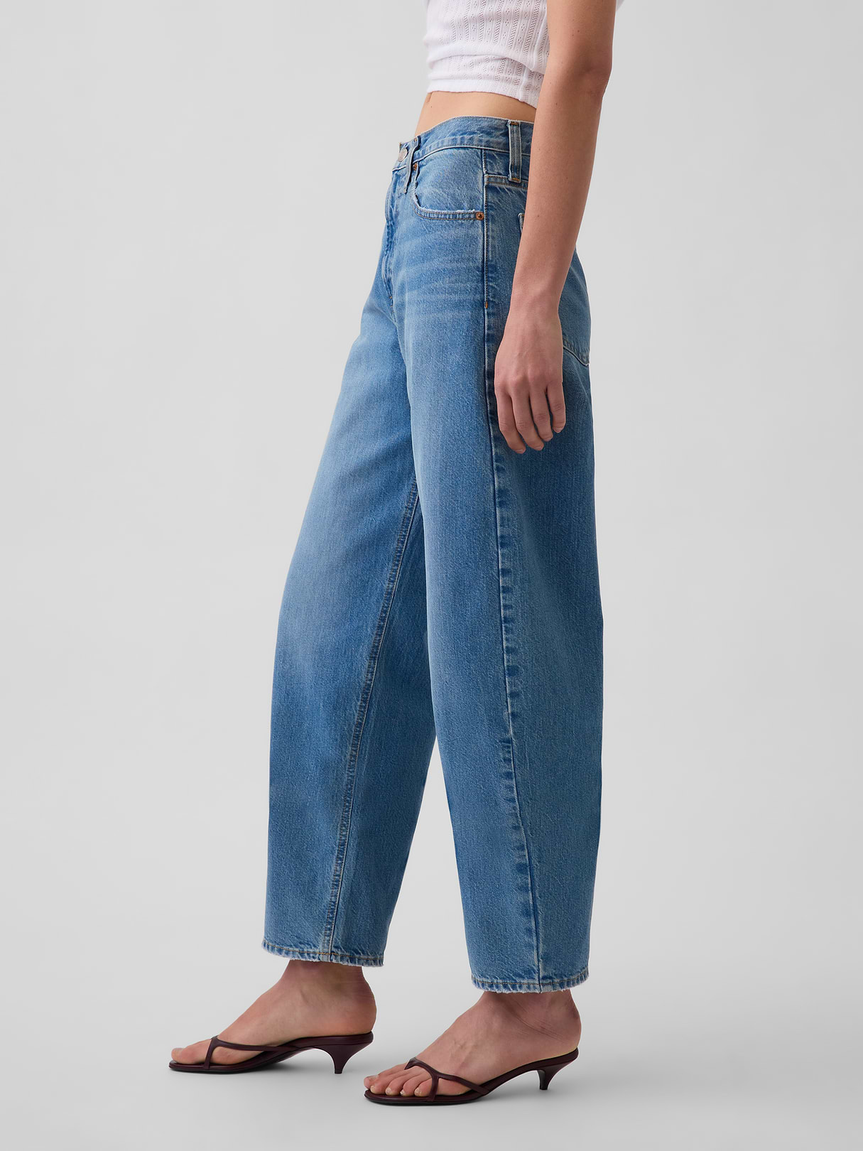 High Rise Crop Barrel Jeans - Medium wash