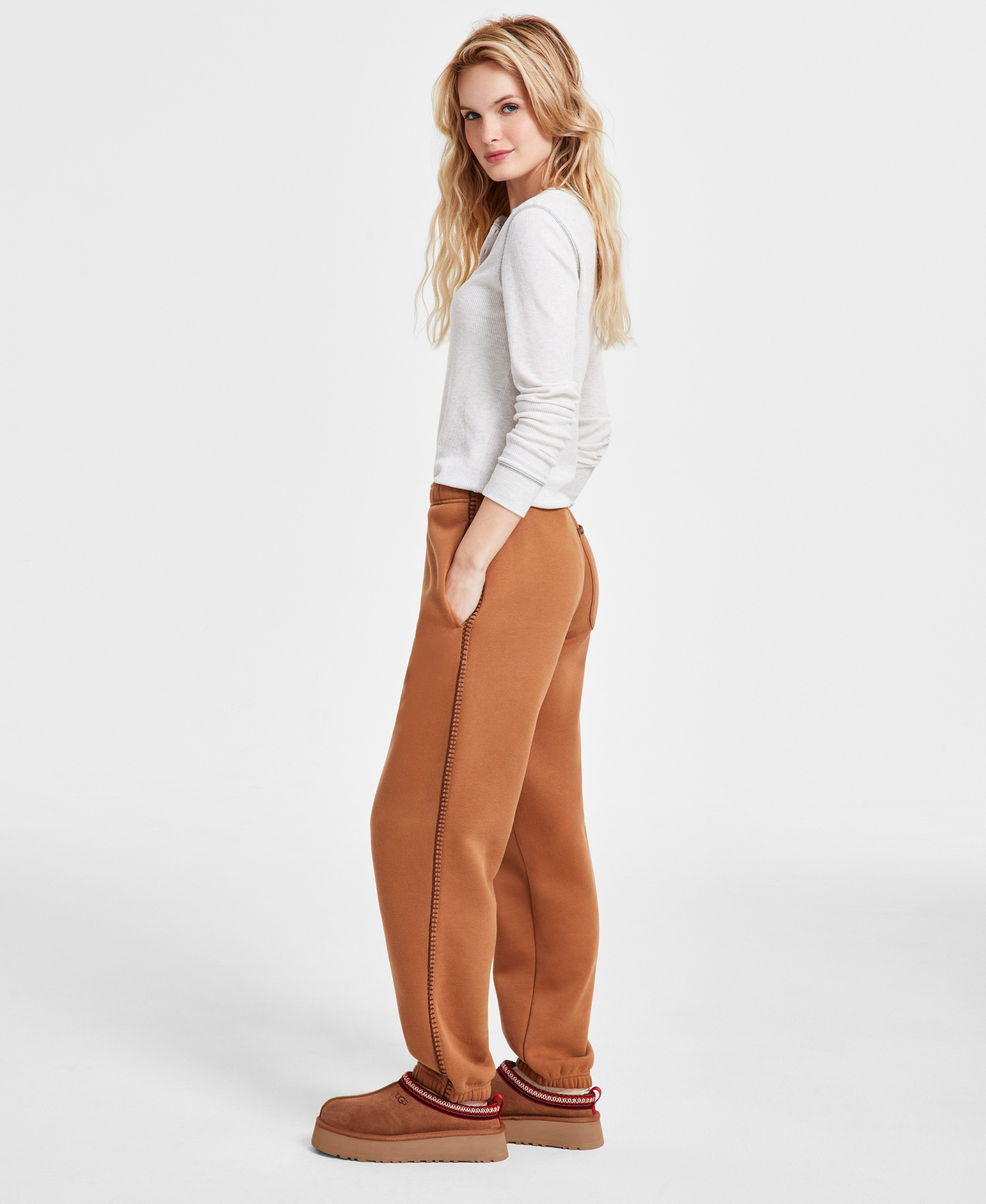 UGG® Women's Classic Fleece Sweatpants - Chestnut