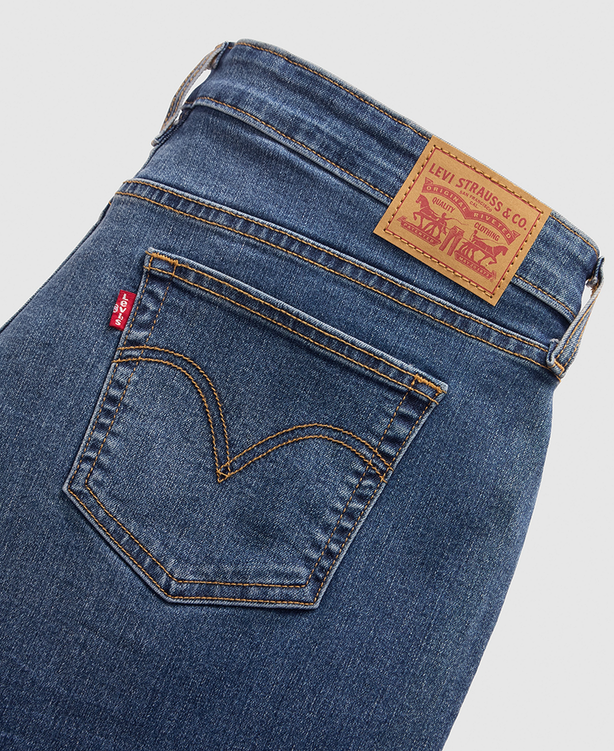 Levi's Women's Relaxed Boyfriend Tapered Leg Jeans - So On