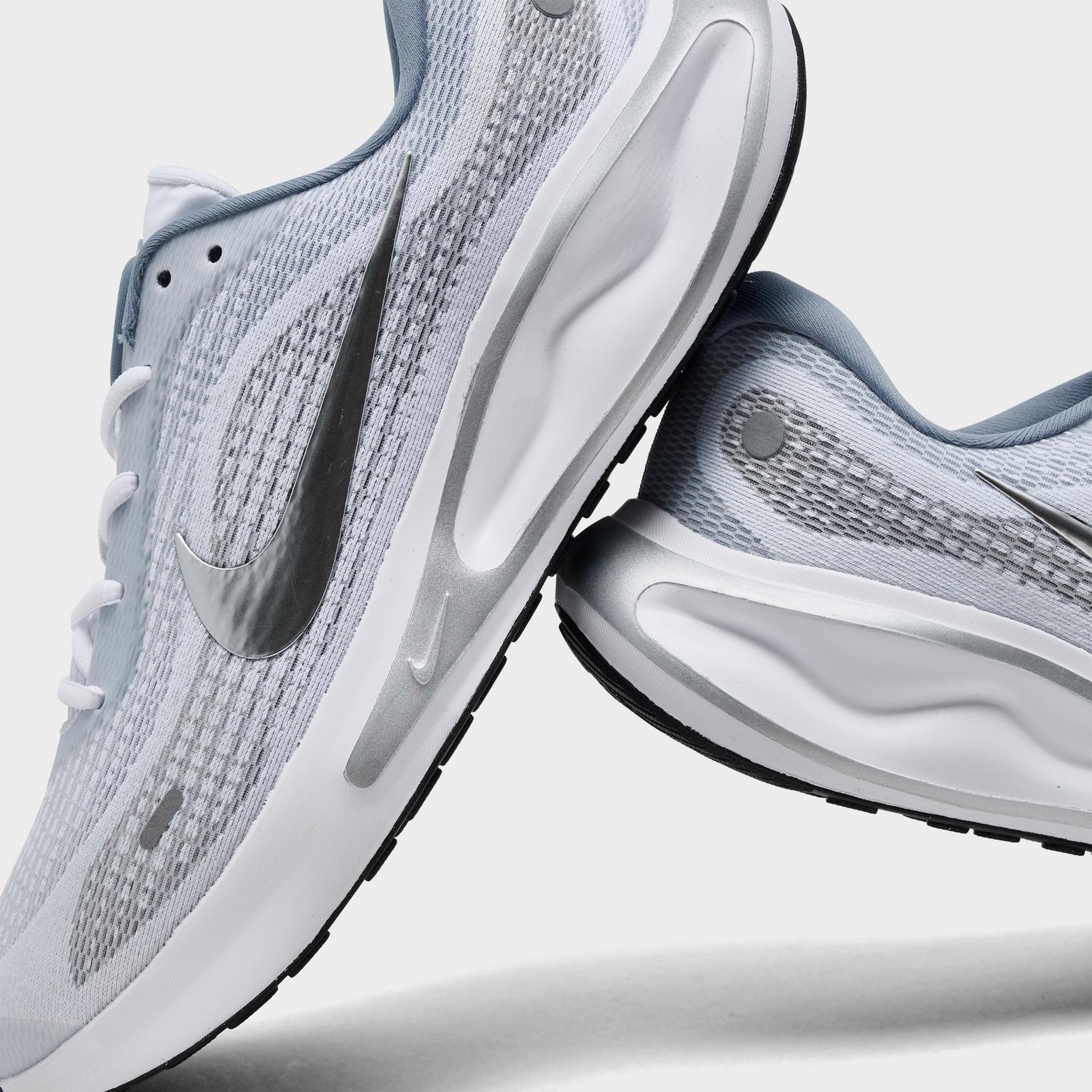 Men's Nike Journey Run Running Shoes - White/Black/Ashen Slate/Metallic Silver
