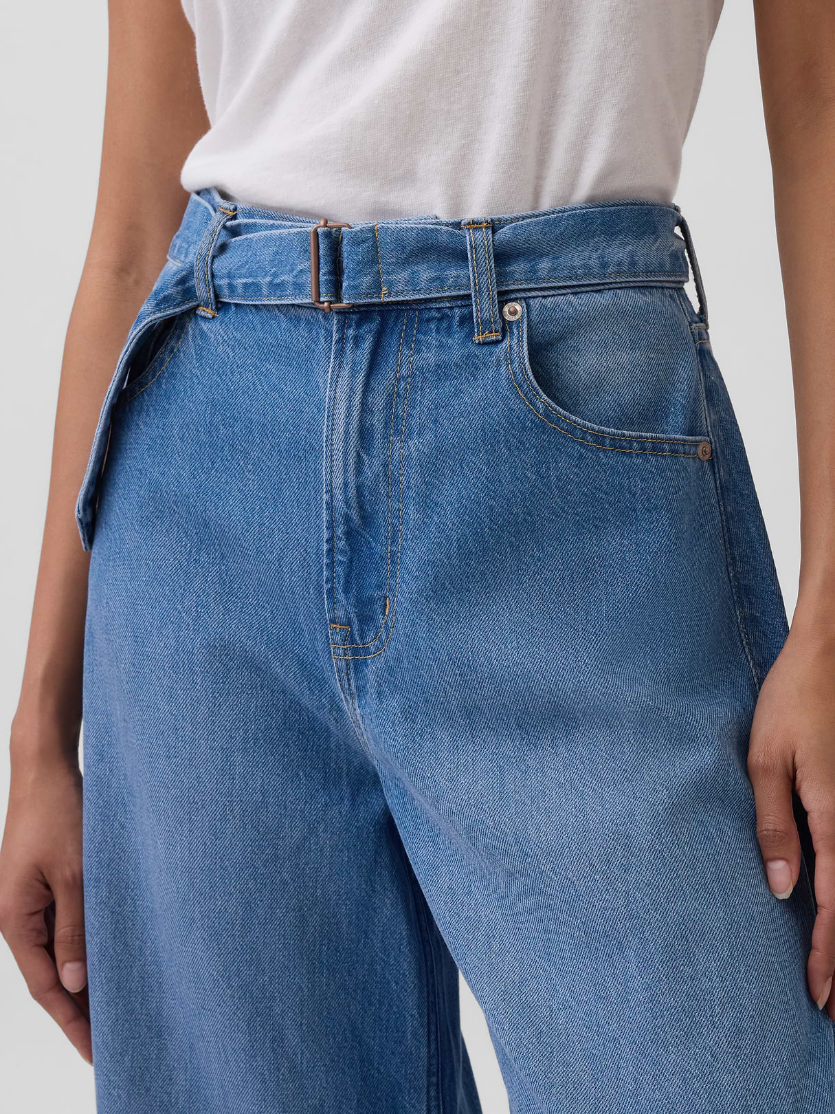 High Rise Horseshoe Jeans - Medium indigo