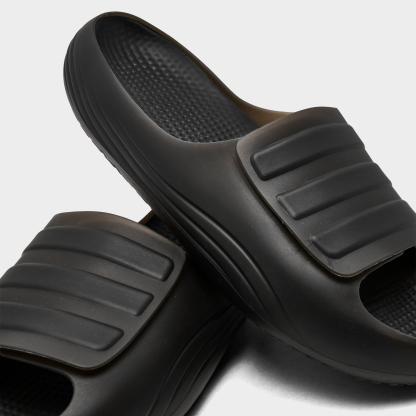 Men's adidas Originals adislide Slide Sandals - Core Black/Core Black/Core Black - Detail shot