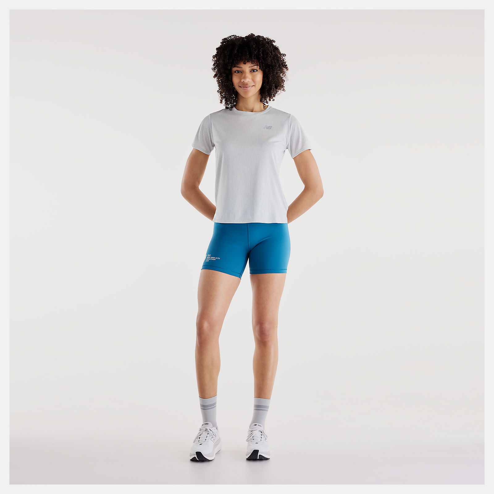 Payton is wearing size S and is 5'10"/177.8cm. Chest: 31"/79cm, Waist: 24.5"/62cm, Hips: 37"/94cm