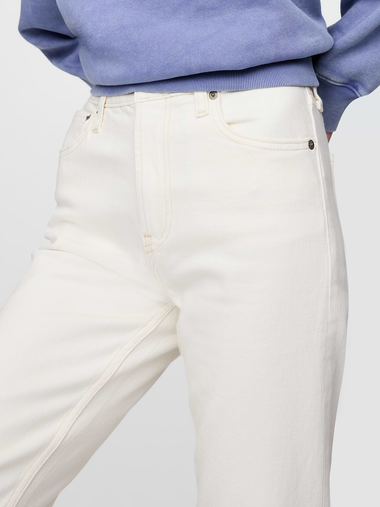 High Rise '90s Slim Straight Jeans - New off white