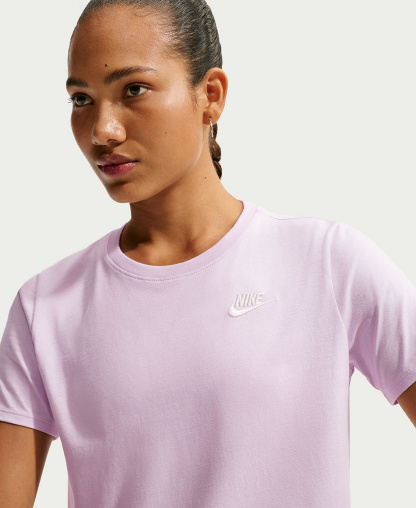 Nike Women's Sportswear Club Essentials T-Shirt - Bleached Lilac