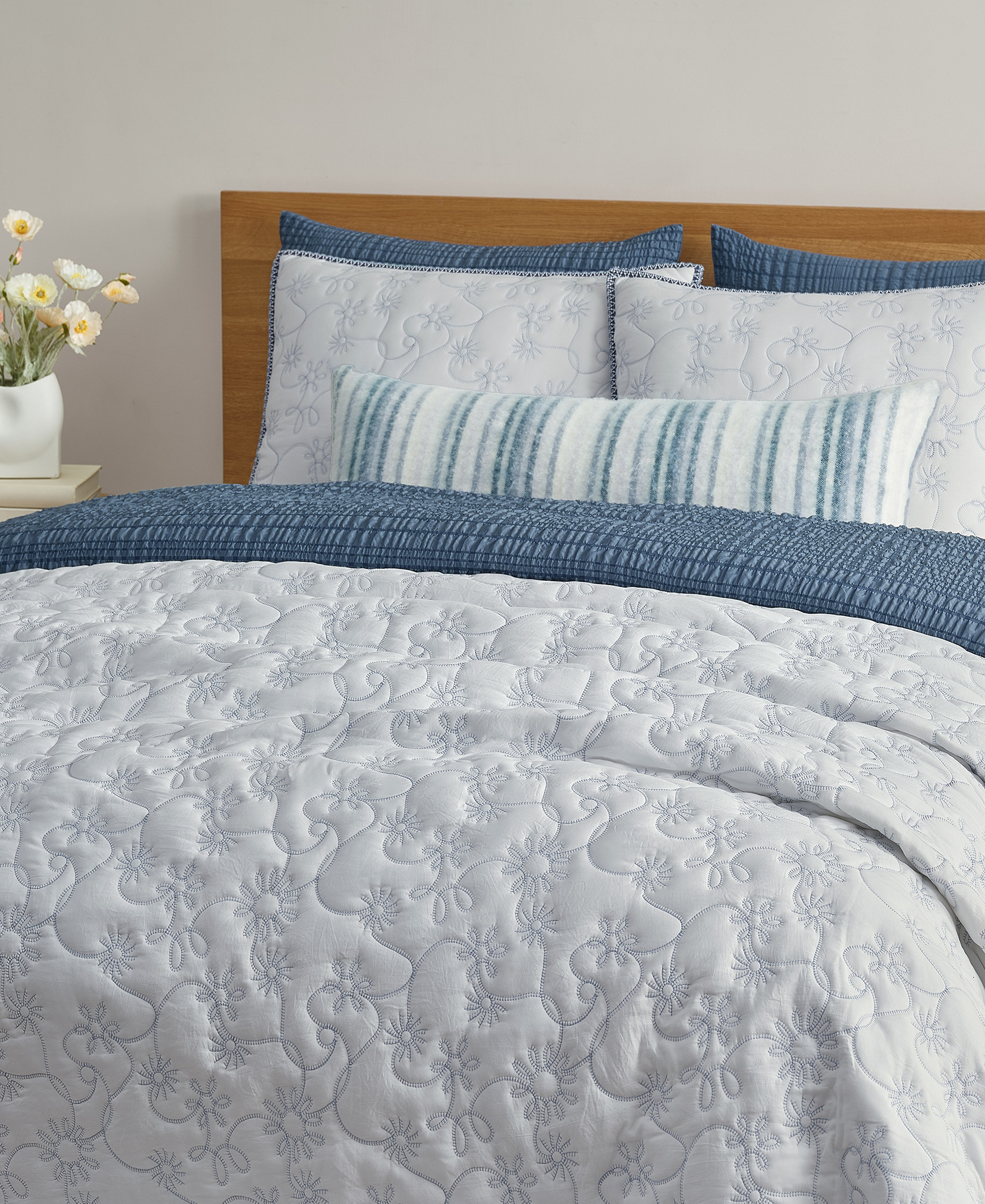UGG® Botanic 2-Piece Quilt Set, Twin/Twin XL - Snow, Lilac
