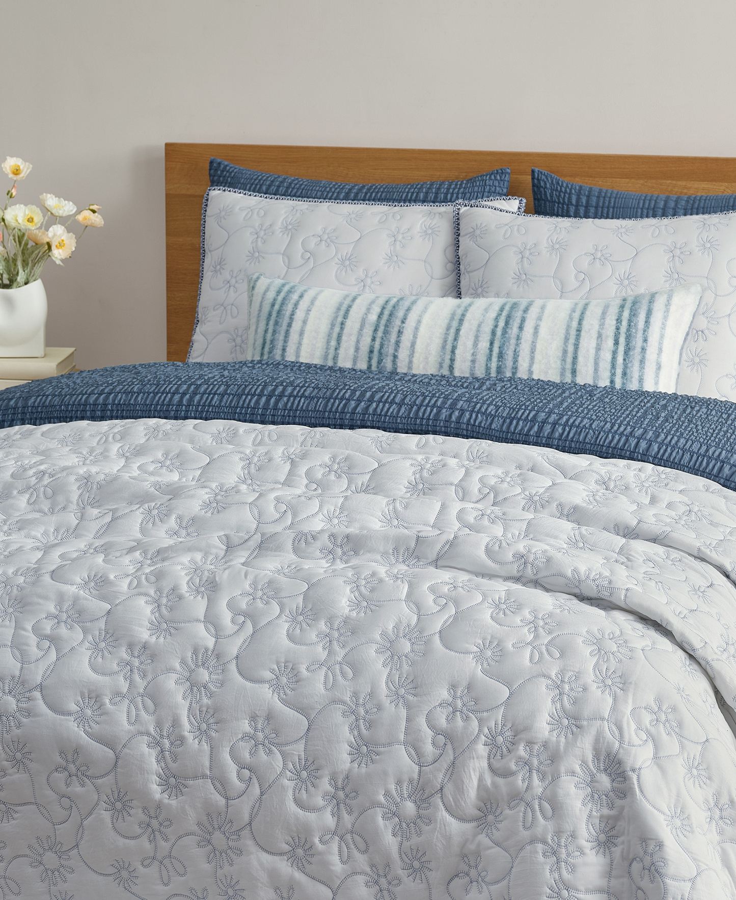 UGG® Botanic 2-Piece Quilt Set, Twin/Twin XL - Snow, Lilac