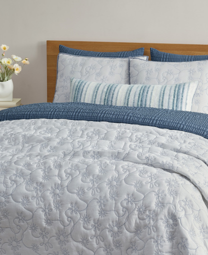 UGG® Botanic 2-Piece Quilt Set, Twin/Twin XL - Snow, Lilac