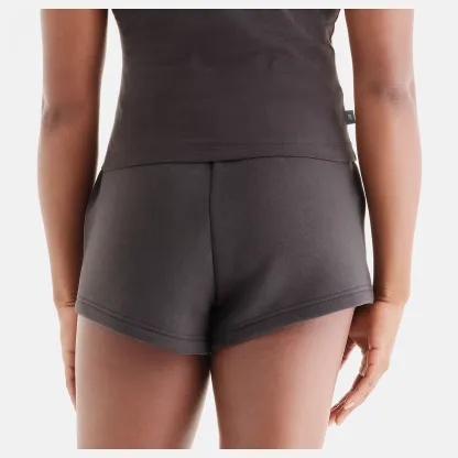 Isio-Maya is wearing size S and is 5'8"/172.72cm. Chest: 34"/86.36cm, Waist: 27.5"/69.85cm, Hips: 39"/99.06cm
