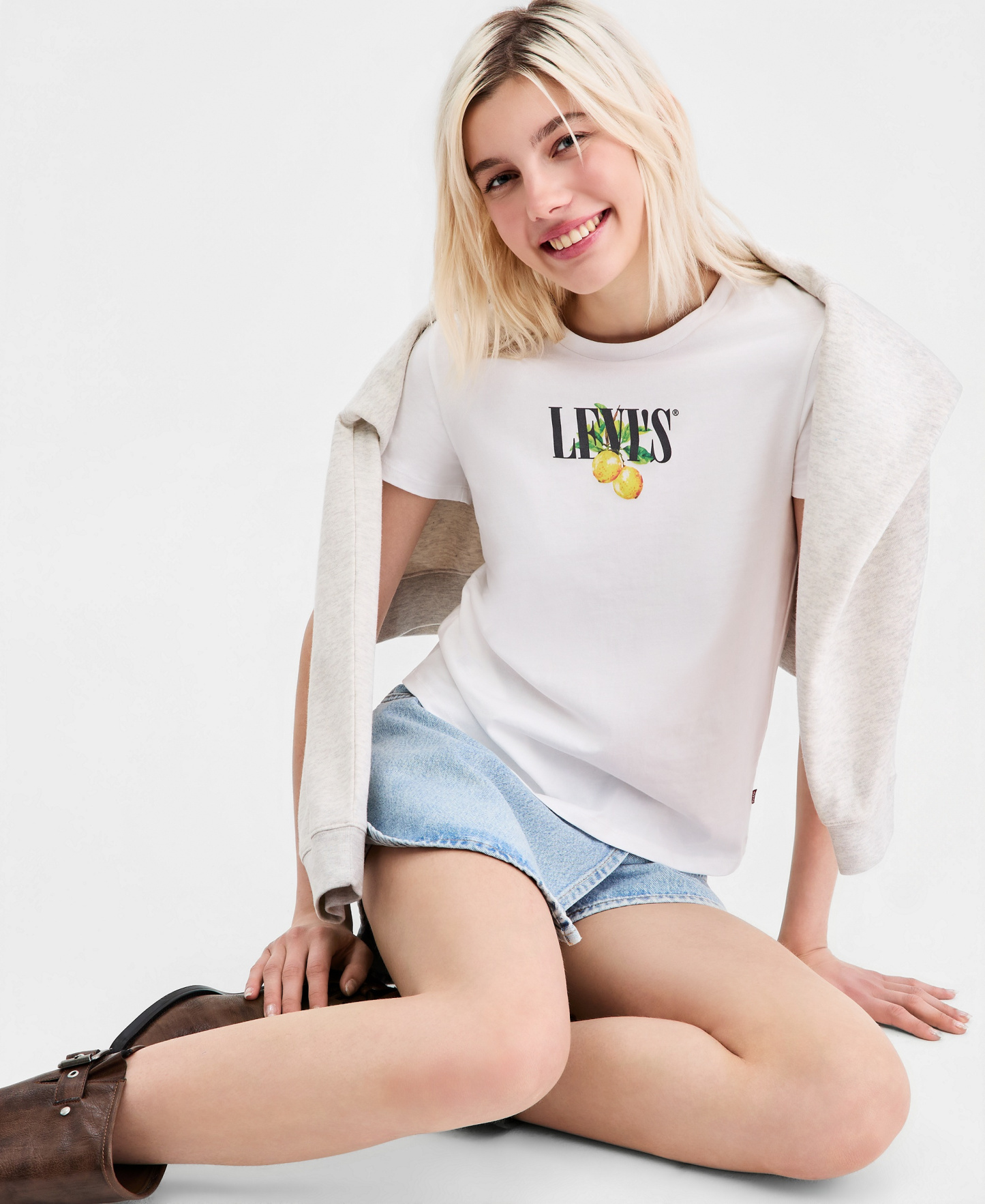 Levi's Women's Perfect Graphic Logo Cotton T-Shirt - P2_disco Lemons Bright White