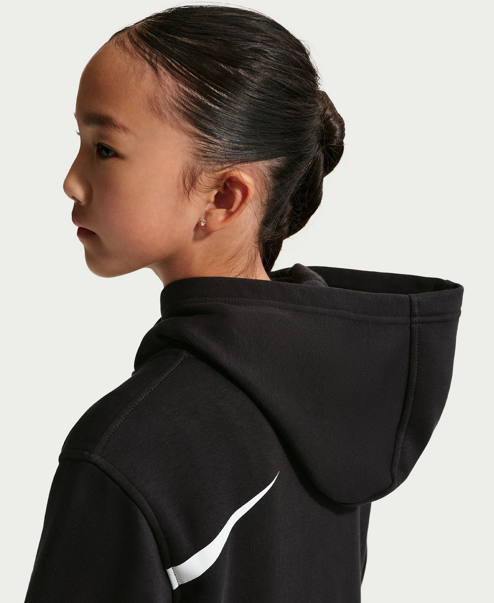 Nike Boys' and Girls' 7-20 Sportswear Club Long-Sleeve Hoodie - Black/White