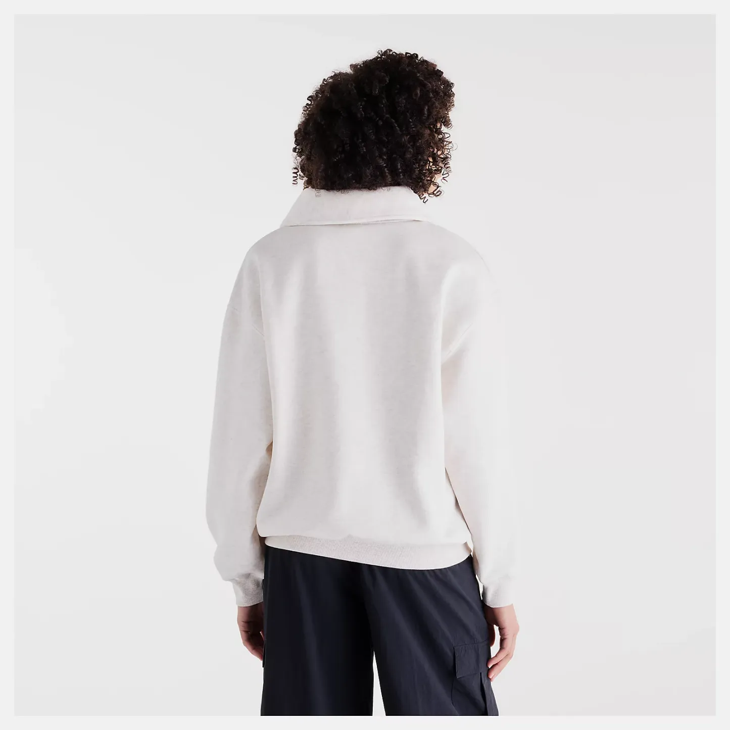 Payton is wearing size S and is 5'10"/177.8cm. Chest: 31"/79cm, Waist: 24.5"/62cm, Hips: 37"/94cm