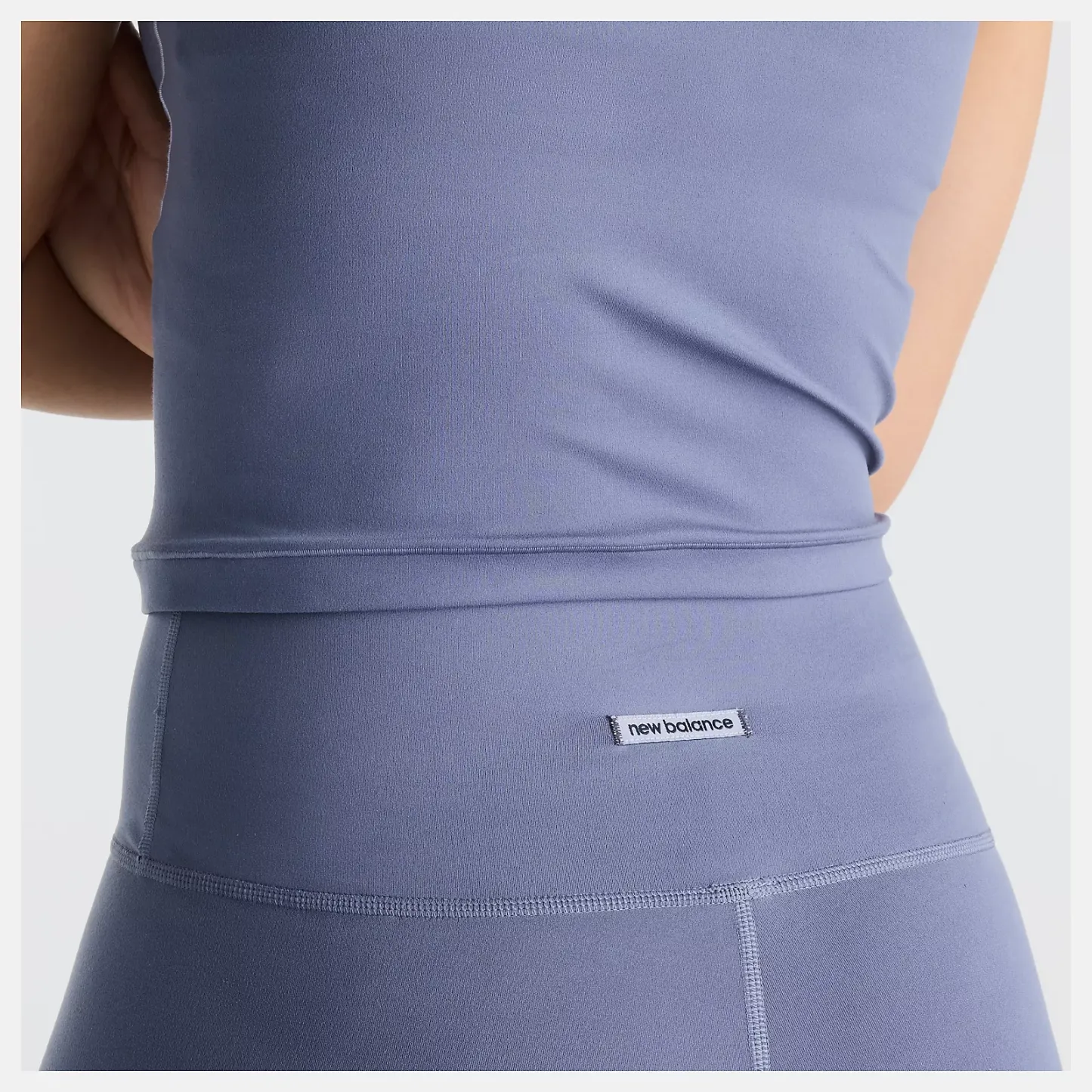 Nisaa is wearing size S and is 5'10"/177.8cm. Chest: 32"/81.28cm, Waist: 26"/66.04cm, Hips: 39"/99.06cm
