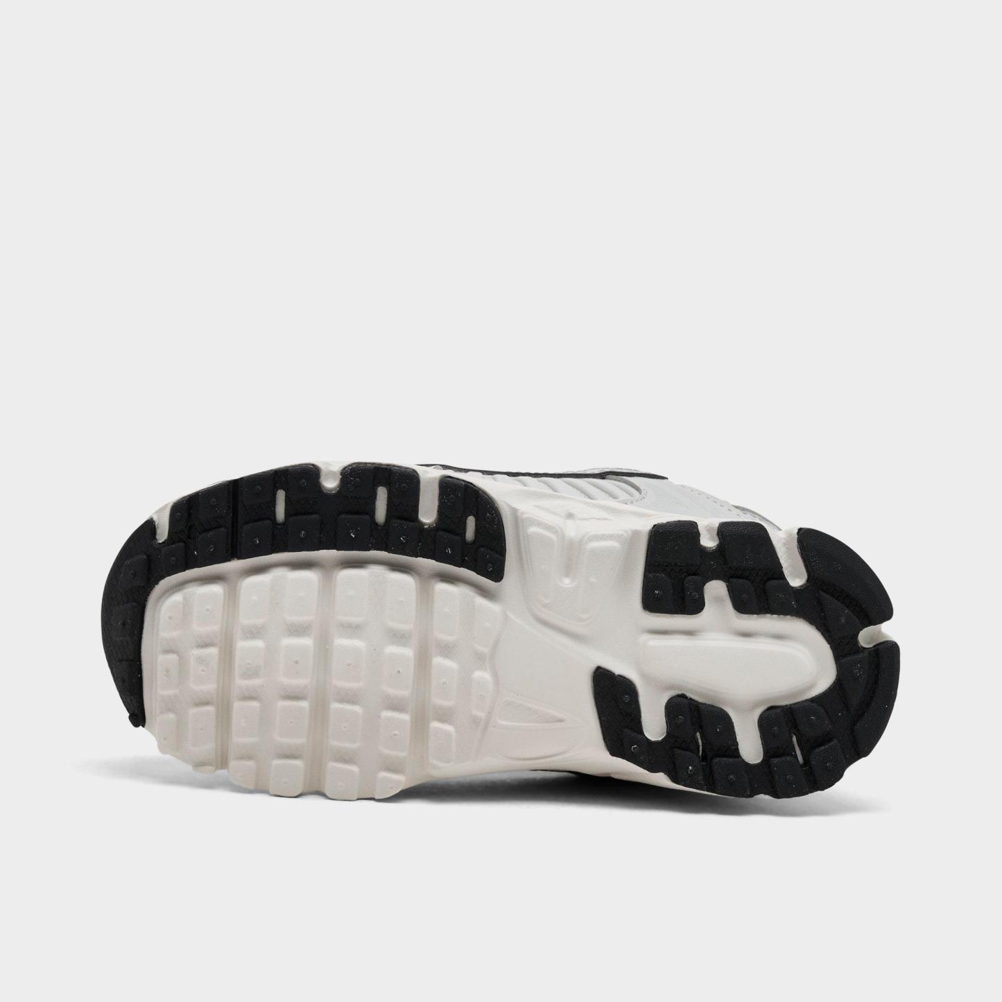 Kids' Toddler Nithtke Vomero 5 Casual Shoes - Photon Dust/Gridiron/Chrome - Bottom view