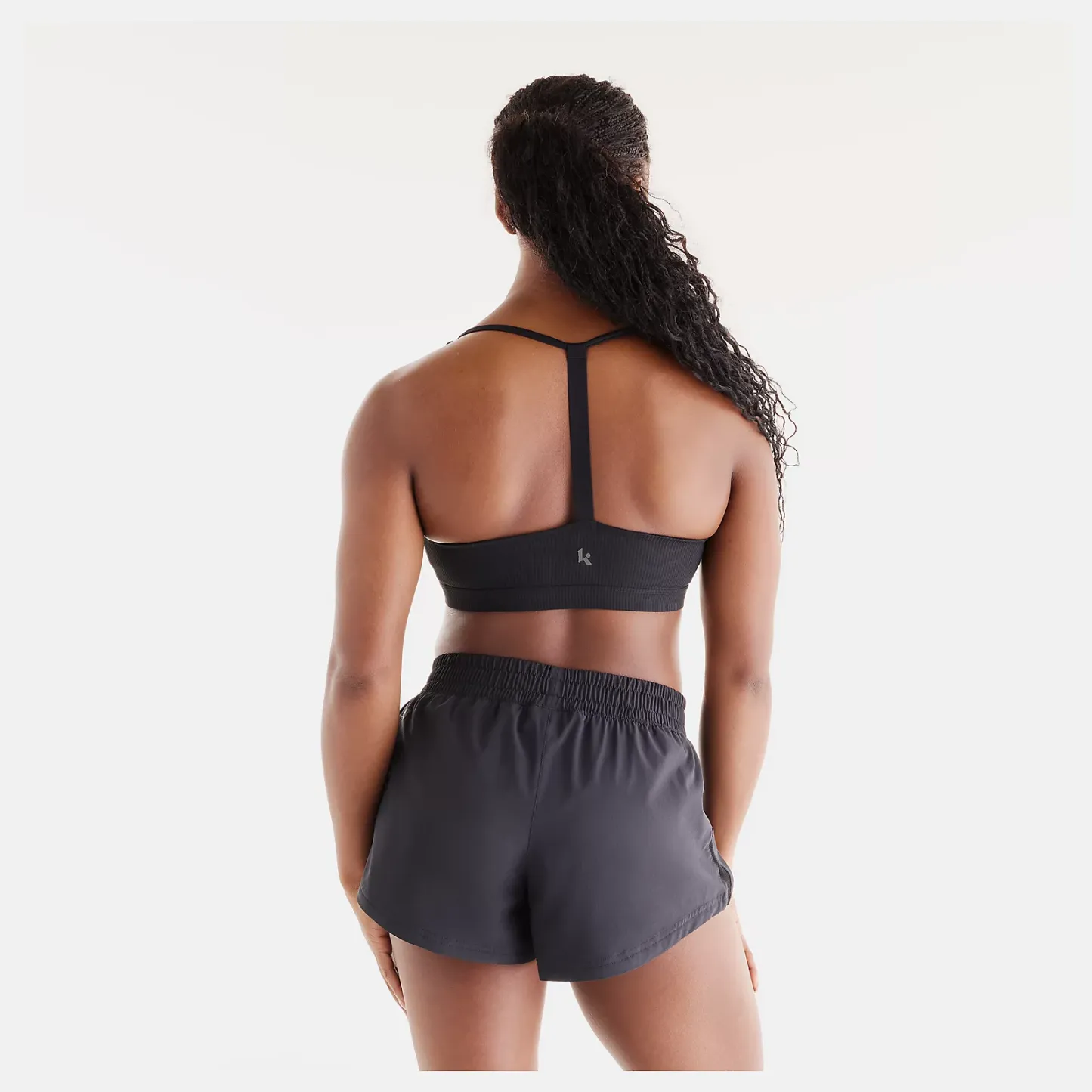 Isio-Maya is wearing size S and is 5'8"/172.72cm. Chest: 34"/86.36cm, Waist: 27.5"/69.85cm, Hips: 39"/99.06cm